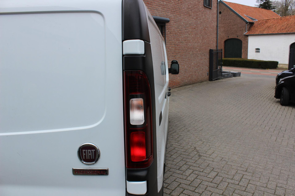 52414170-18.jpg
